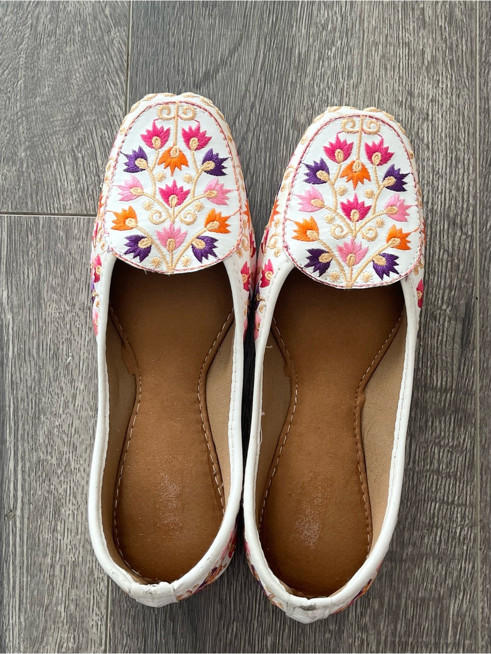 Embroidered Floral Slip-On Flats - Size 7.5 - Picture 2 of 11